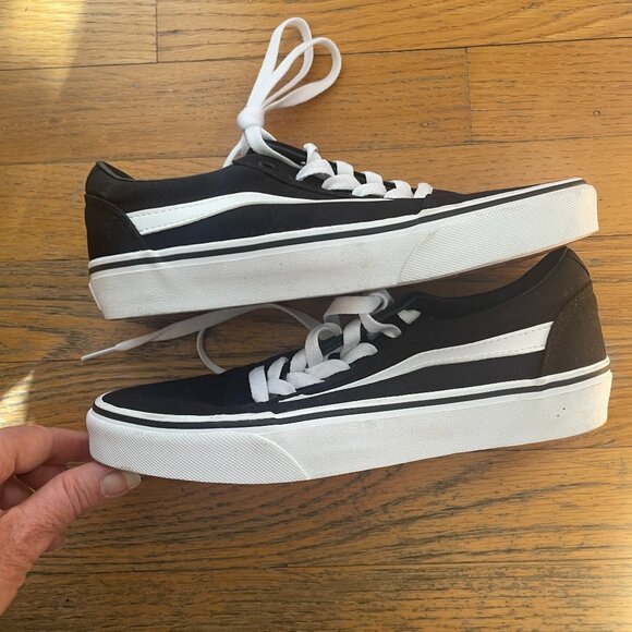 Vans Old Skool sneakers Black and White Classic Sneakers Size 7 - Picture 4 of 8